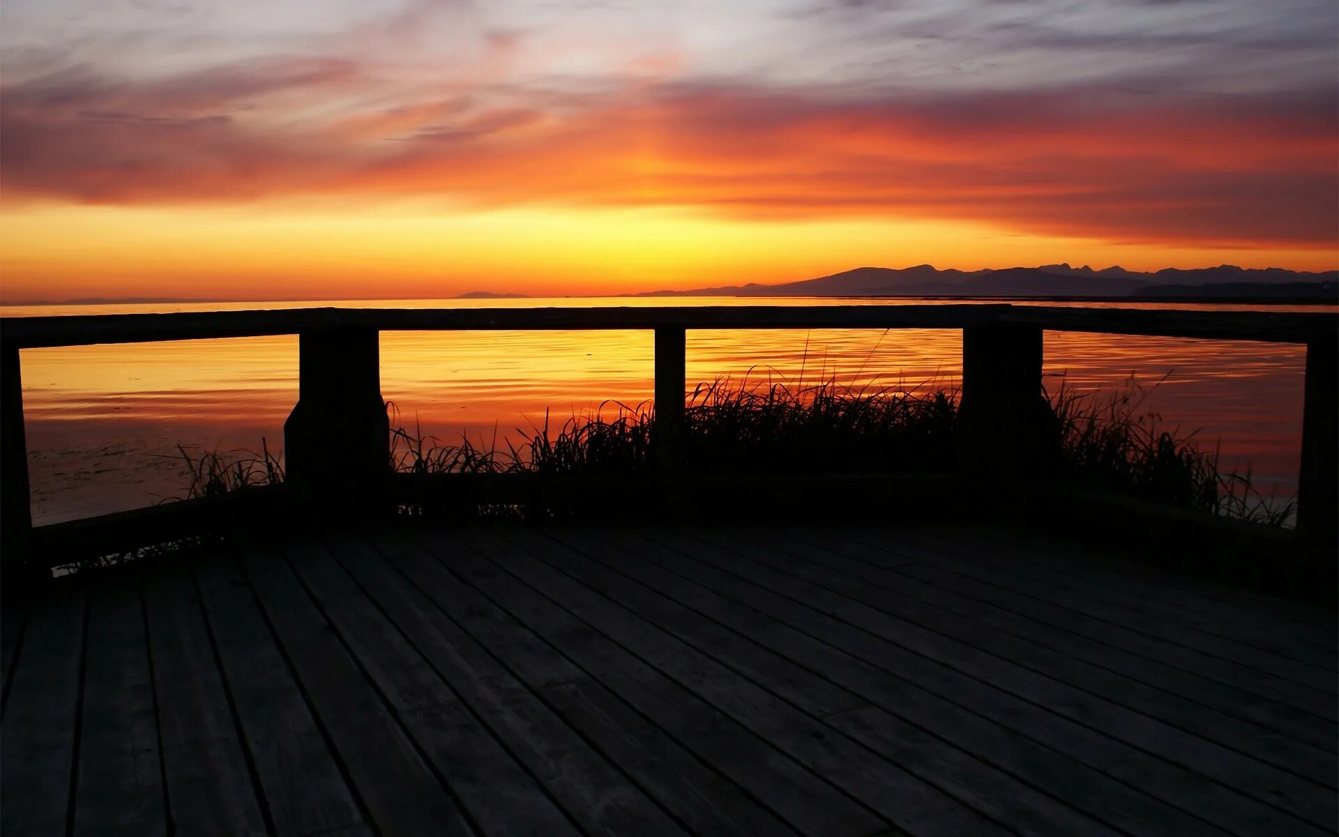 Вечерний закат. Рассвет на море. Красивый закат. Красный закат. Закат на море.