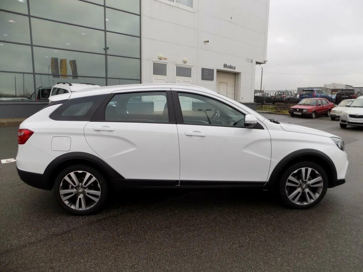 Купить б/у Lada (ВАЗ) Vesta I SW Cross 1.8 AMT (122 л.с.) бензин робот в Краснод