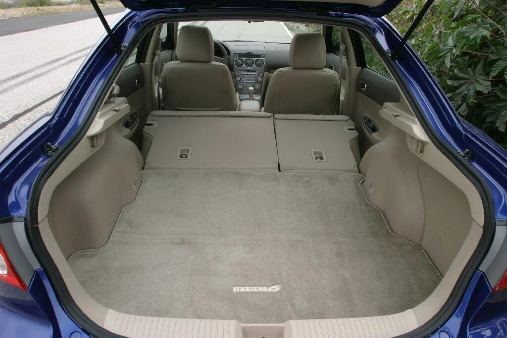 Багажник мазда 6 gg. Мазда 6 2005 багажник. Mazda 6 универсал багажник. Мазда 6 хэтчбек 2006 багажник. Мазда 6 универсал 2008 багажник.