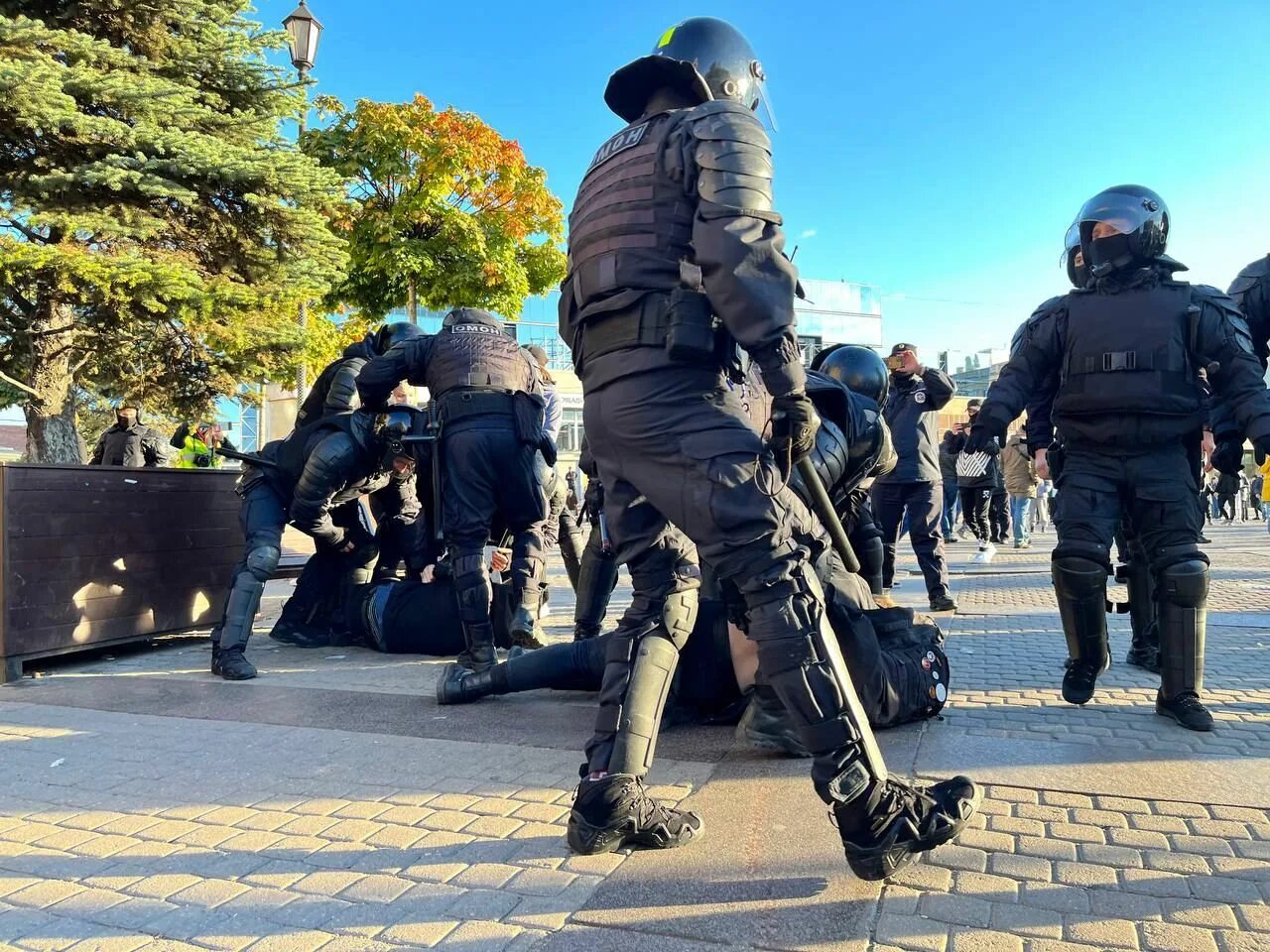 Военные против полиции. ОМОН на Украине. 19 25 сентября