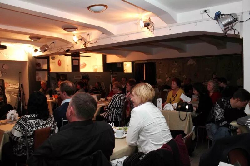 Бар гнездо глухаря спб. Бард-клуб гнездо глухаря москва. Сайт клуба гнездо глухаря. Ресторан гнездо глухаря в москве. Гнездо глухаря бард клуб.