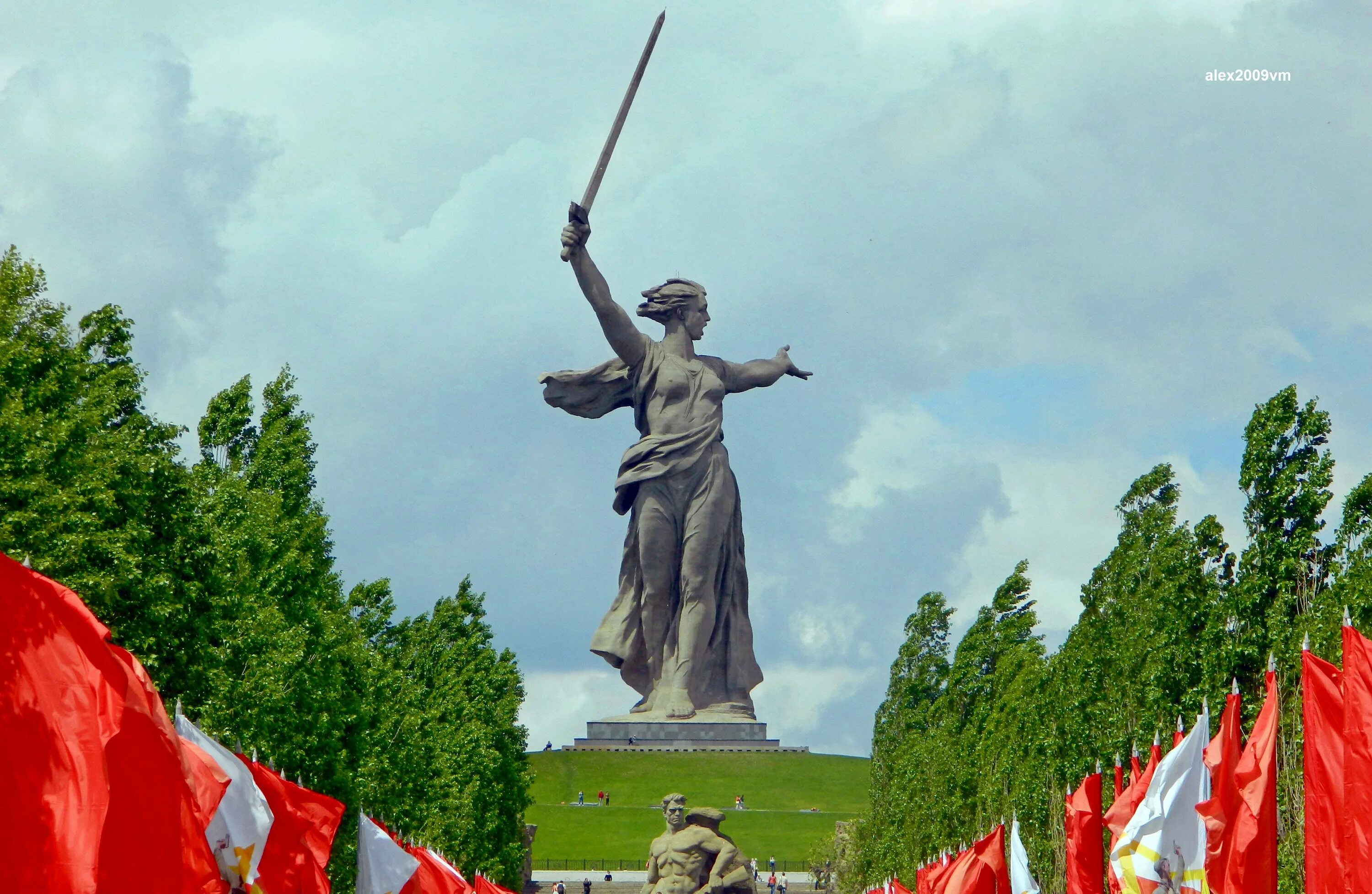 Ролина. Мамаев Курган Родина мать. Памятник Родина мать в Волгограде. Монумент Родина мать зовёт на Мамаевом Кургане. Родина мать зовёт Мамаев Курган Волгоград.