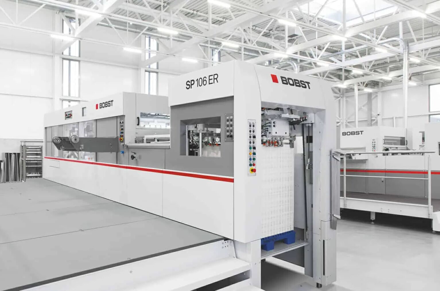 Оборудование на заводе. Производственное оборудование. Профильный завод. Машиностроение в воронежской области. Оборудование фирмы производителя.