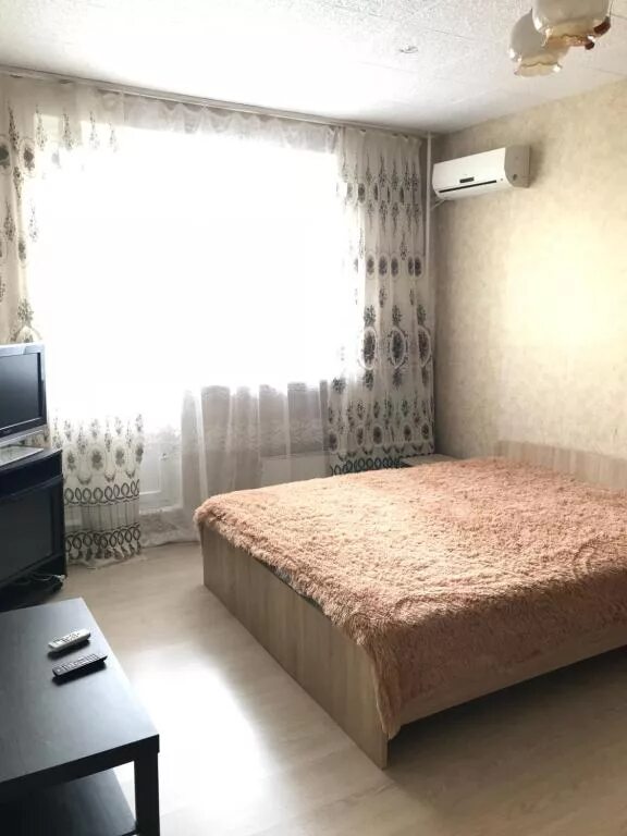 Отель золотой павлин кемерово. Сдается комната. Комната в наем. Ближайшие суточные квартиры. Снять квартиру киевская.