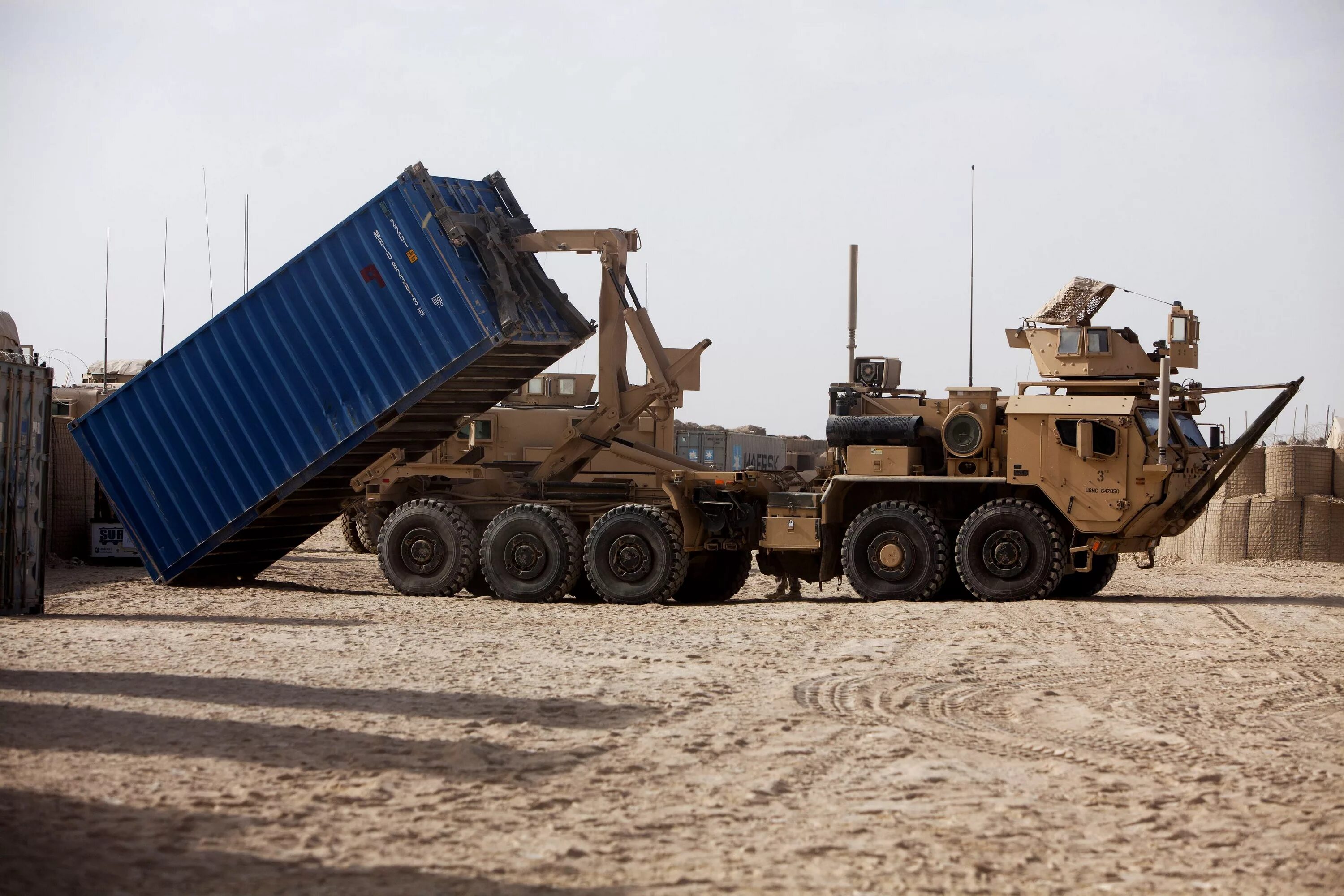 Advanced vehicle system лого. M1120 hemtt. грузовики oshkosh lvsr. Oshkosh mk 48. система комбат логистика.