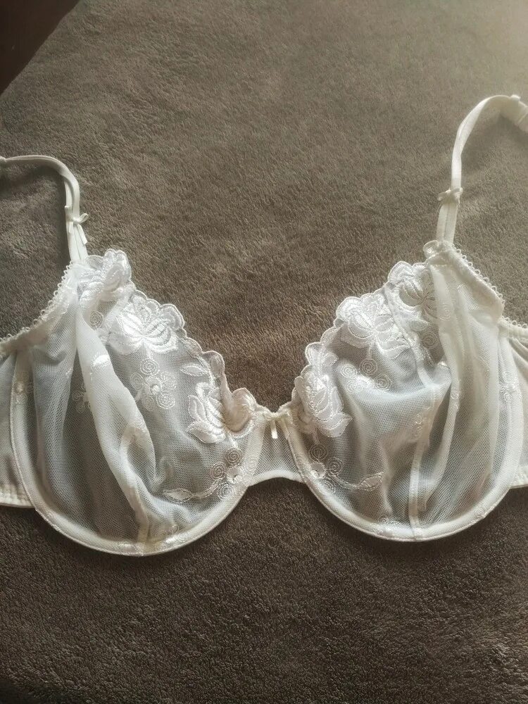 Бюстгальтеры 90е. Лифчик 85 д. Бюстгальтер 90с. Mrns only комплект 3509. Удобный бюстгальтер без косточек.