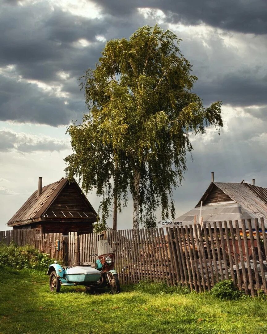 Дома в деревне в сибири. Деревня в сибири. городские в деревне. томск деревня. деревни сибири фото.