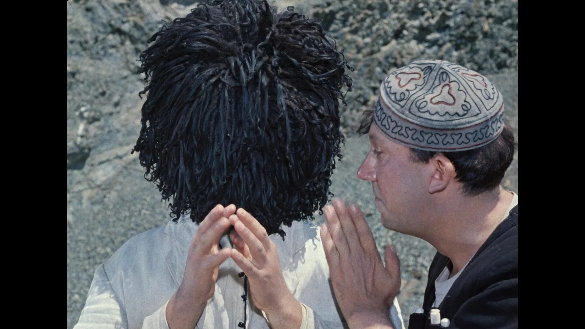 Фото срывали шапки. Пелагея мне малым-мало спалось. Фото срывали шапки. Кавказская пленница вицин в папахе. Порошенко в шапке фото.