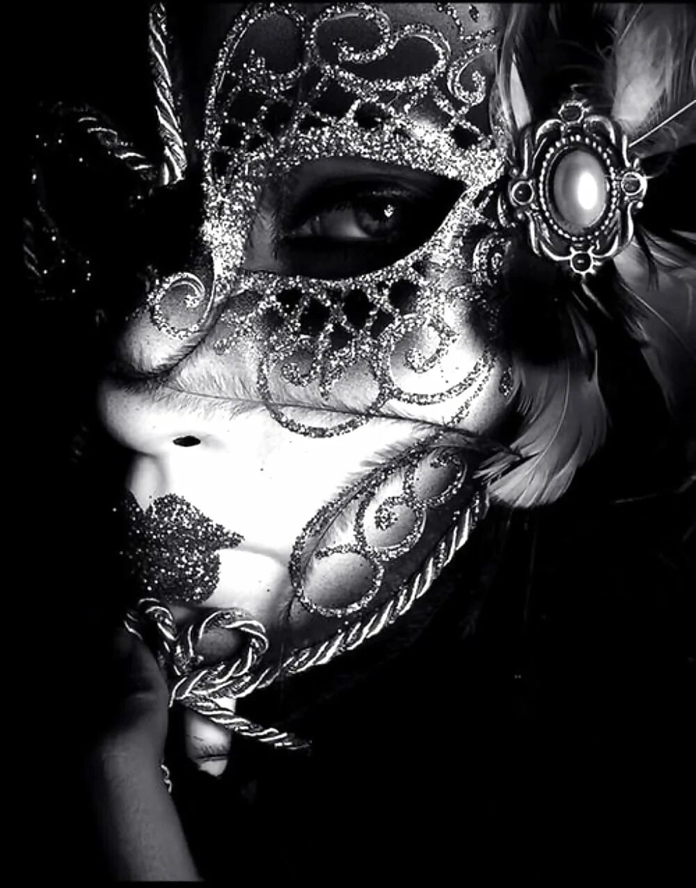 Загадочная маска. Маска венецианская. Девушка в маске. Девушка в венецианской маске. Девушка в карнавальной маске.