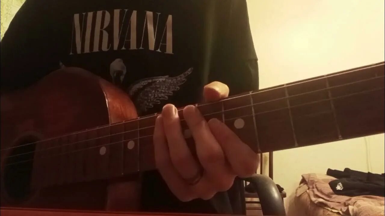 Восьмиклассника на гитаре. Дробовик синдром восьмиклассника табы. Больно и грустно синдром восьмиклассника. Синдром восьмиклассника мерч. Гранж синдром восьмиклассника.