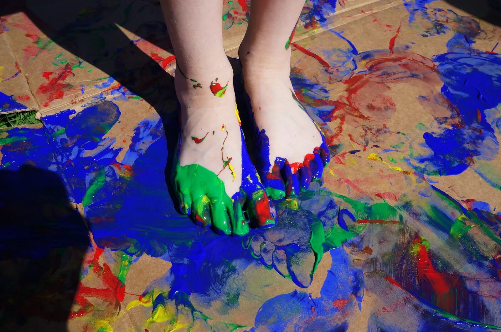 Painted feet. Канал painted feet. Painting on feet. Feet latex aquakey текст