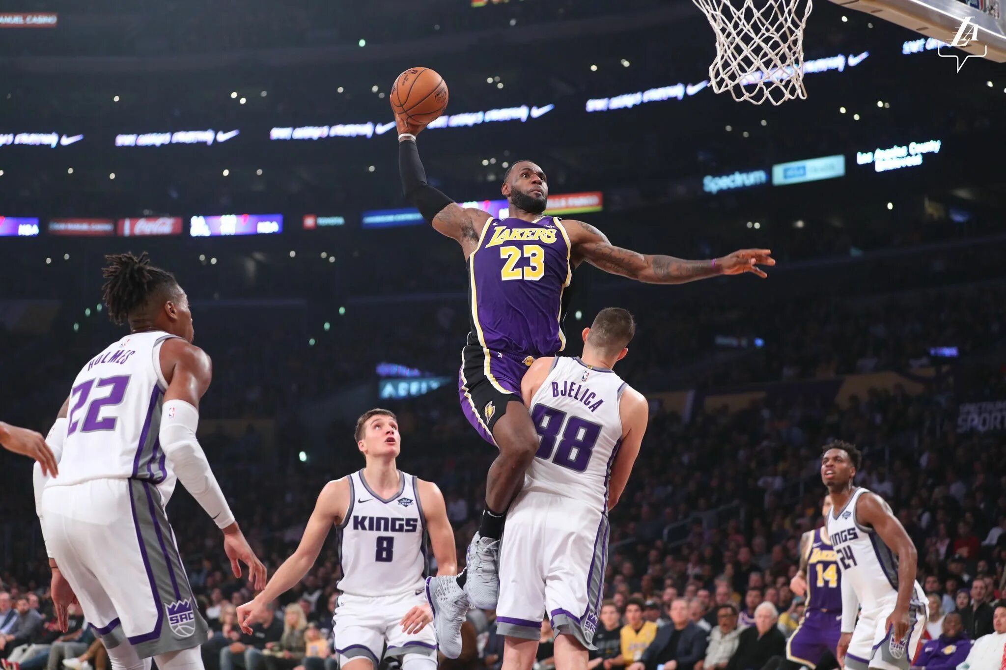 Лучший данк. King james lakers 2025. данки nba 20. king james lakers win 2025. nba 2019.