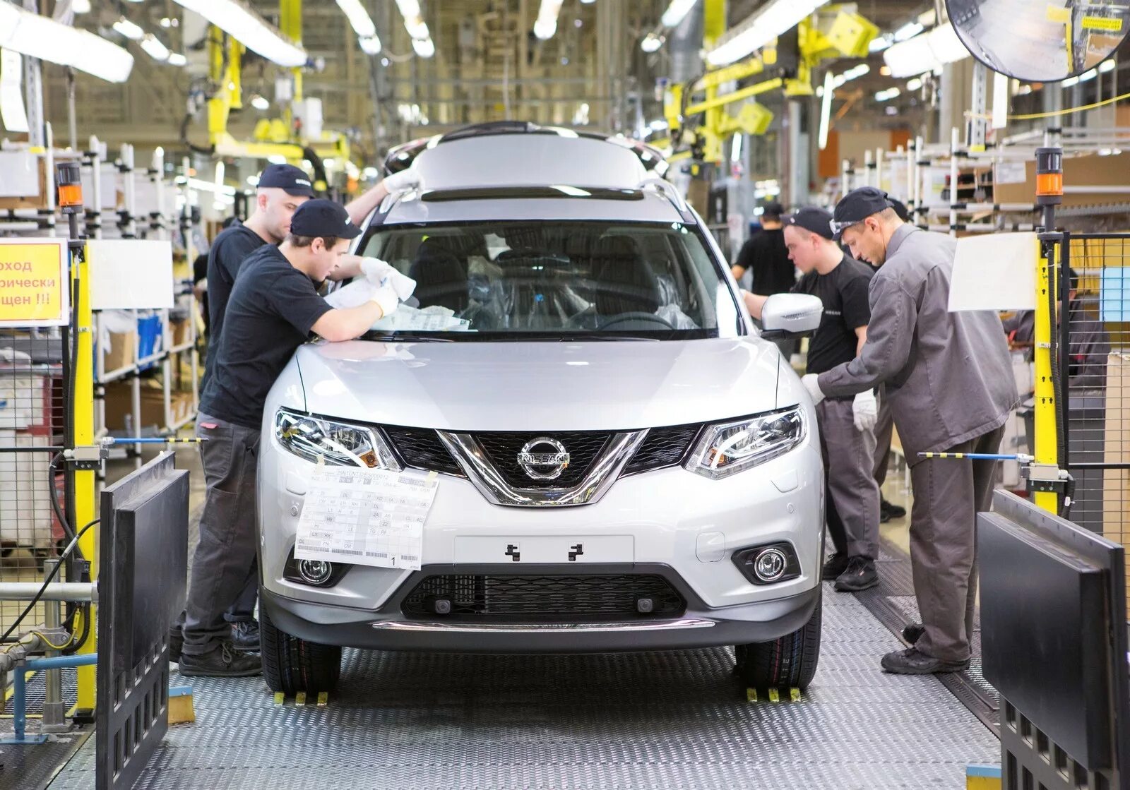 Завод Ниссан в Санкт-Петербурге. Петербургский автозавод Nissan. Ниссан автопром. Конвейер Ниссан. Авто ру амурский