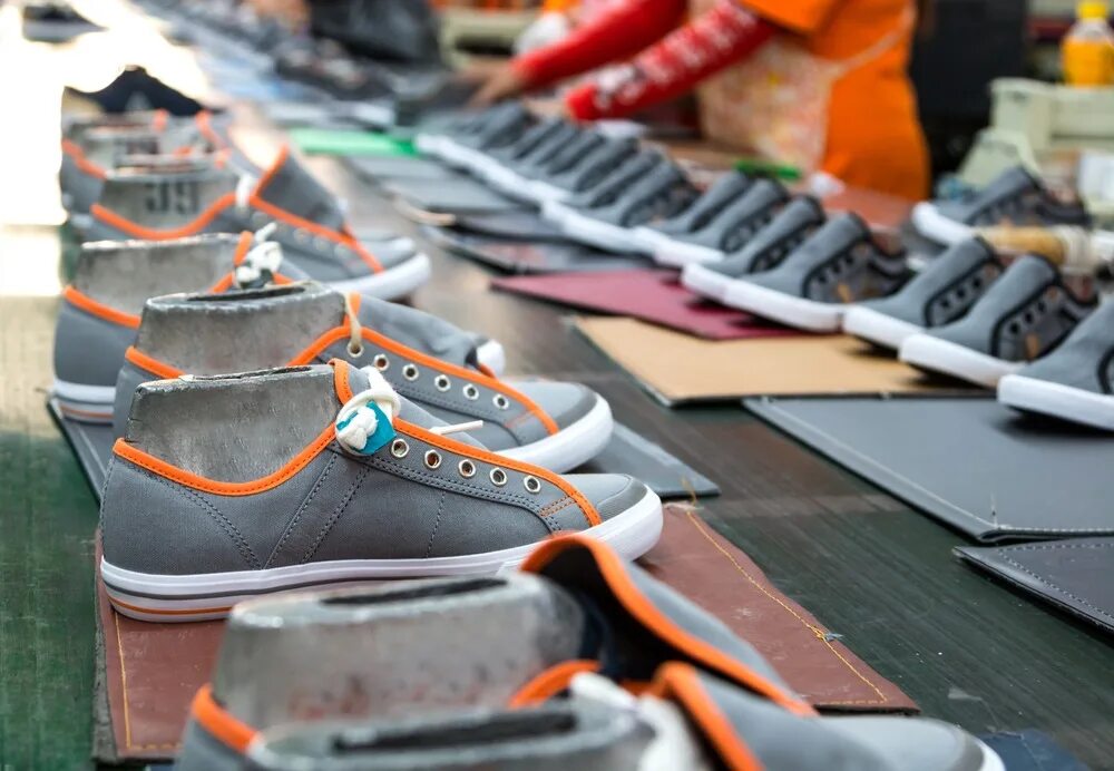 Найк на 3д принтере. Обувной цех. Производство кедов. Производство кедов. Adidas на 3d принтере.