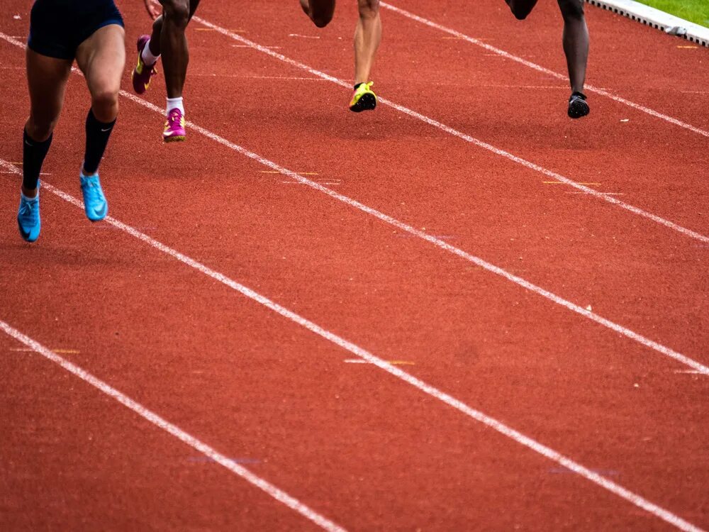 Ragdoll runners. Стратегия бега. Бег на 100 метров. Уличные дорожки для бега. Спортивные движения.