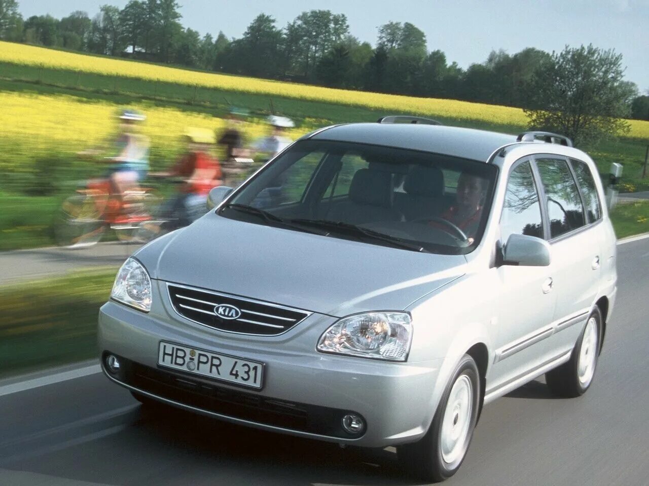 Купить б/у Kia Carens, II (UN) Бензин Автоматическая в Москве, Коричневый Компак