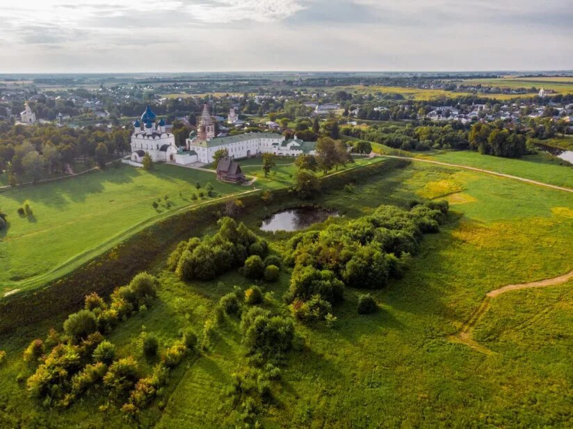 вал земляная насыпь. земляной вал насыпь москва. земляные валы вокруг городов. великий новгород кремль ров. старорязанское городище.