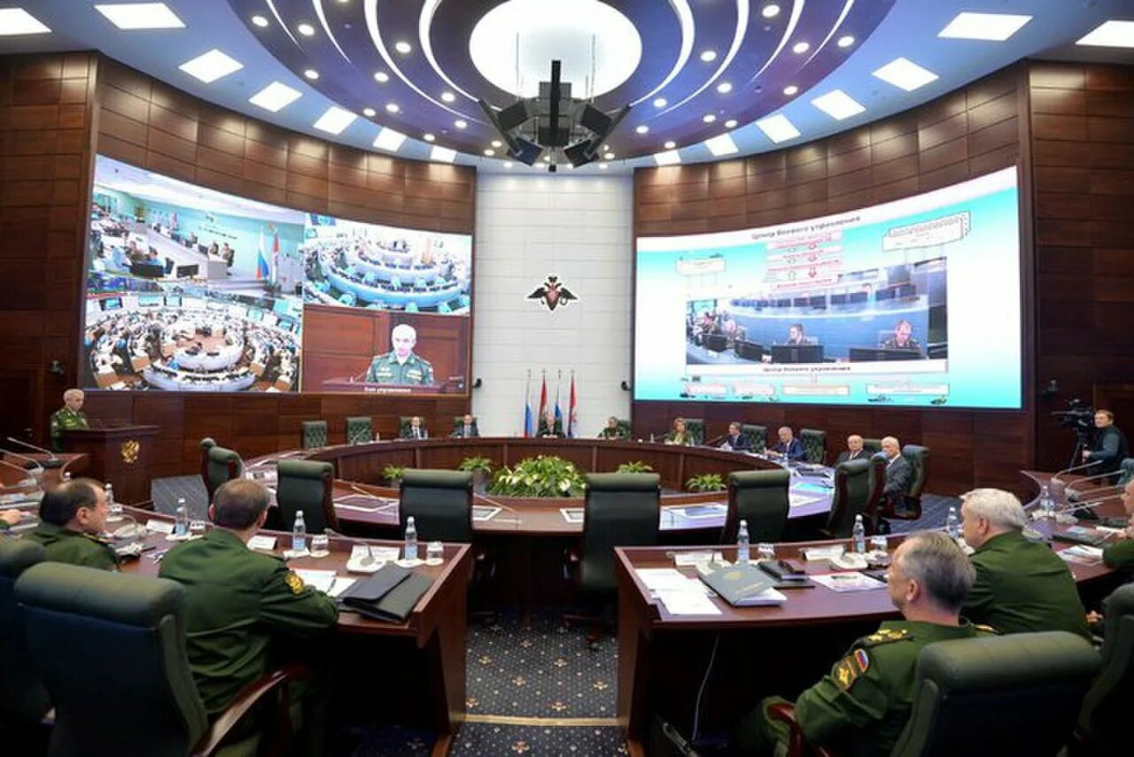 Национальный центр управления адрес. Национальный центр обороны рф. ситуационный центр генштаб вс рф. генштаб рф национальный центр управления обороной. зал национальный центр управления обороной российской федерации.