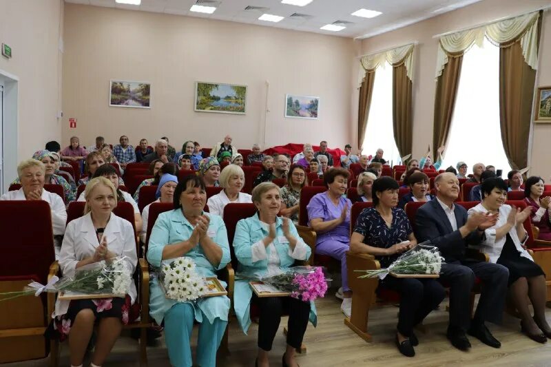 Кугесьский дом интернат для престарелых. Дом престарелых здание.