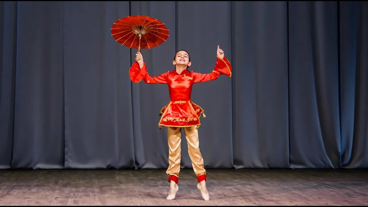 Танец китайских кукол. Костюмы для танцев балет. Китайский танец щелкунчик. Кукла китаец. Китайские куколки из балета красный мак.