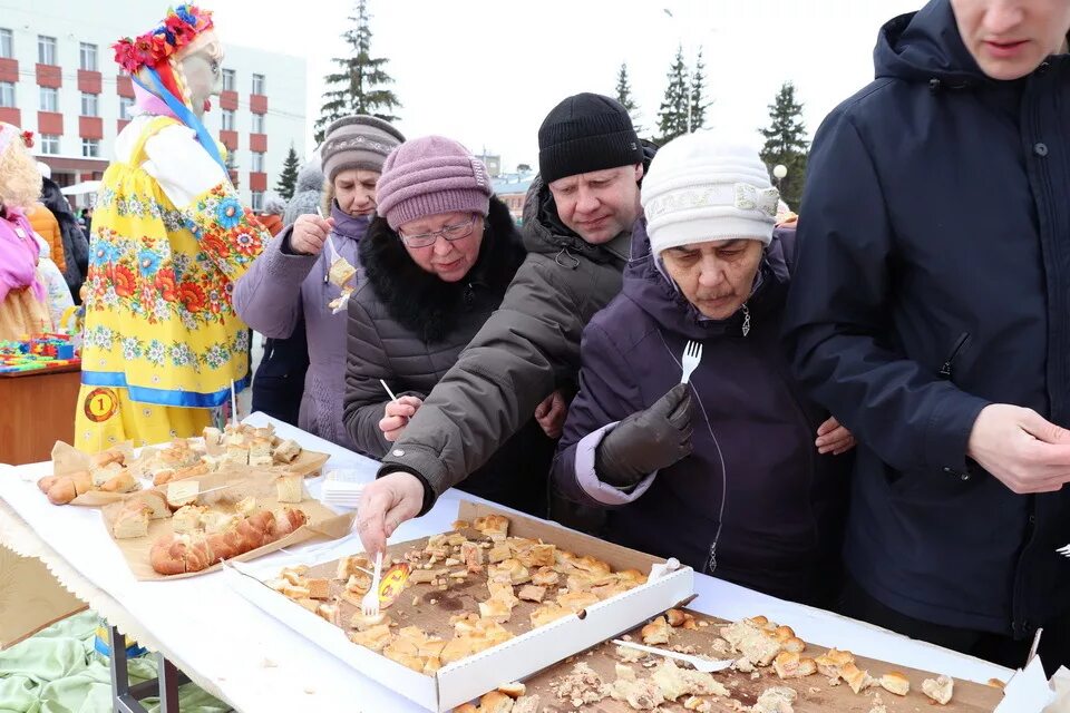 Заводоуковские вести вконтакте. Заводоуковск Тюменская. Масленица Заводоуковск. Пекарня провинция Заводоуковск. Заводоуковск праздник.