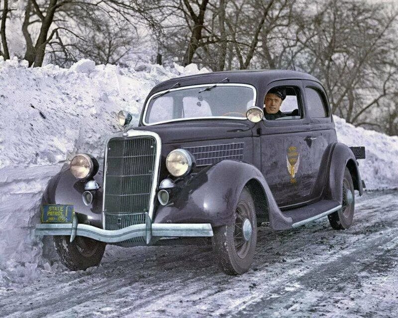 Ford 1935 American. Ford 1935 года. Ford 1940 Police. Автомобиль Форд 1935.