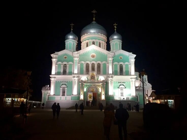 Дивеево какое время. Храм рождества христова в дивеево.