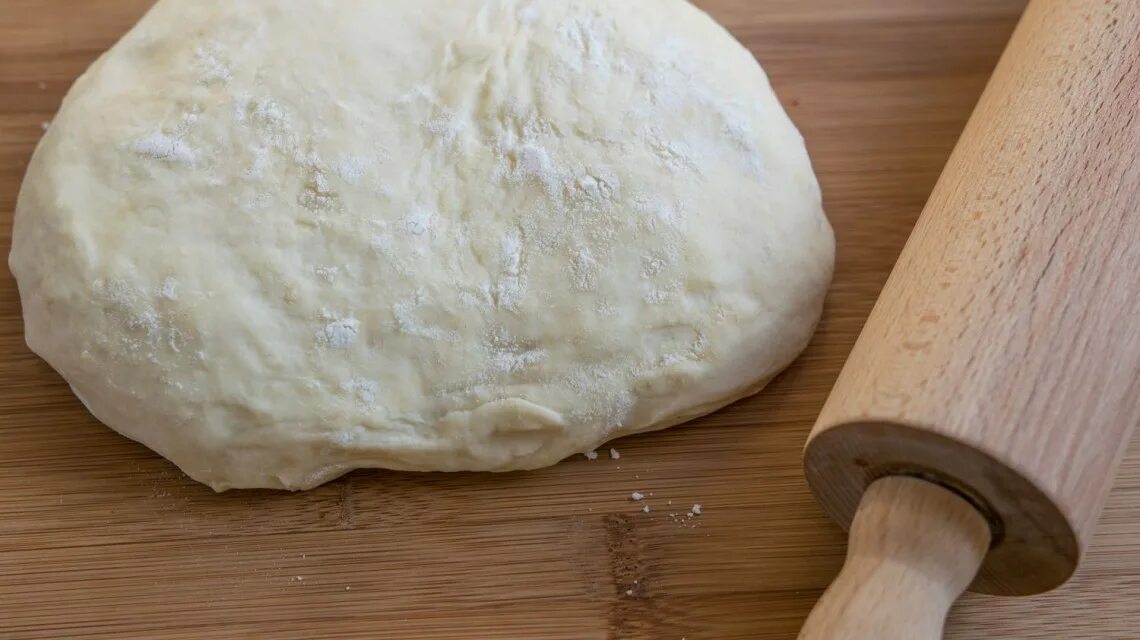 Тесто для пельменей с уксусом. Тесто. тесто для пельменей. домашнее тесто. приготовление теста для пельменей.