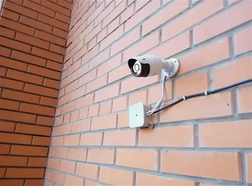 Видеонаблюдение в санкт петербурге. Монтаж видеонаблюдения. видеонаблюдение под ключ. камера видеонаблюдения в частном доме. видеонаблюдение брянск монтаж.
