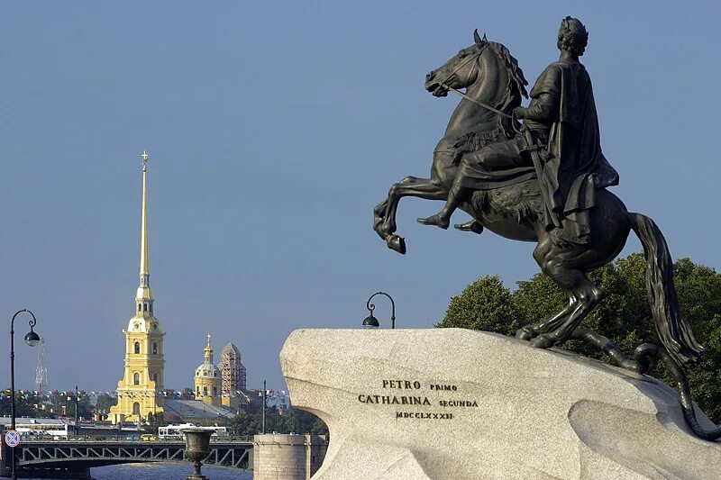 конные скульптуры в санкт-петербурге. памятник петру i (михайловский замок). памятник на коне в питере. медный всадник памятник петру 1. памятник в питере всадник на коне.