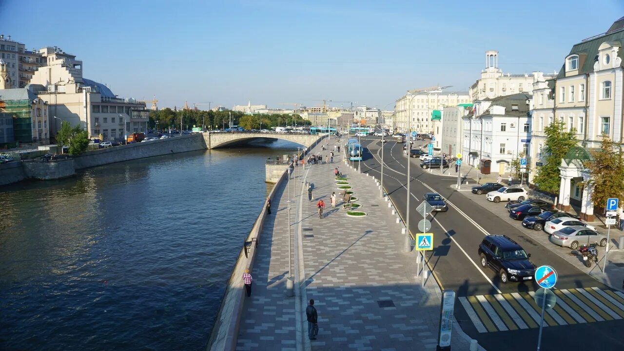 Сколько в москве набережных. Москворецкая набережная зарядье. Главная набережная москвы. Сколько в москве набережных. Набережная москвы каменная.