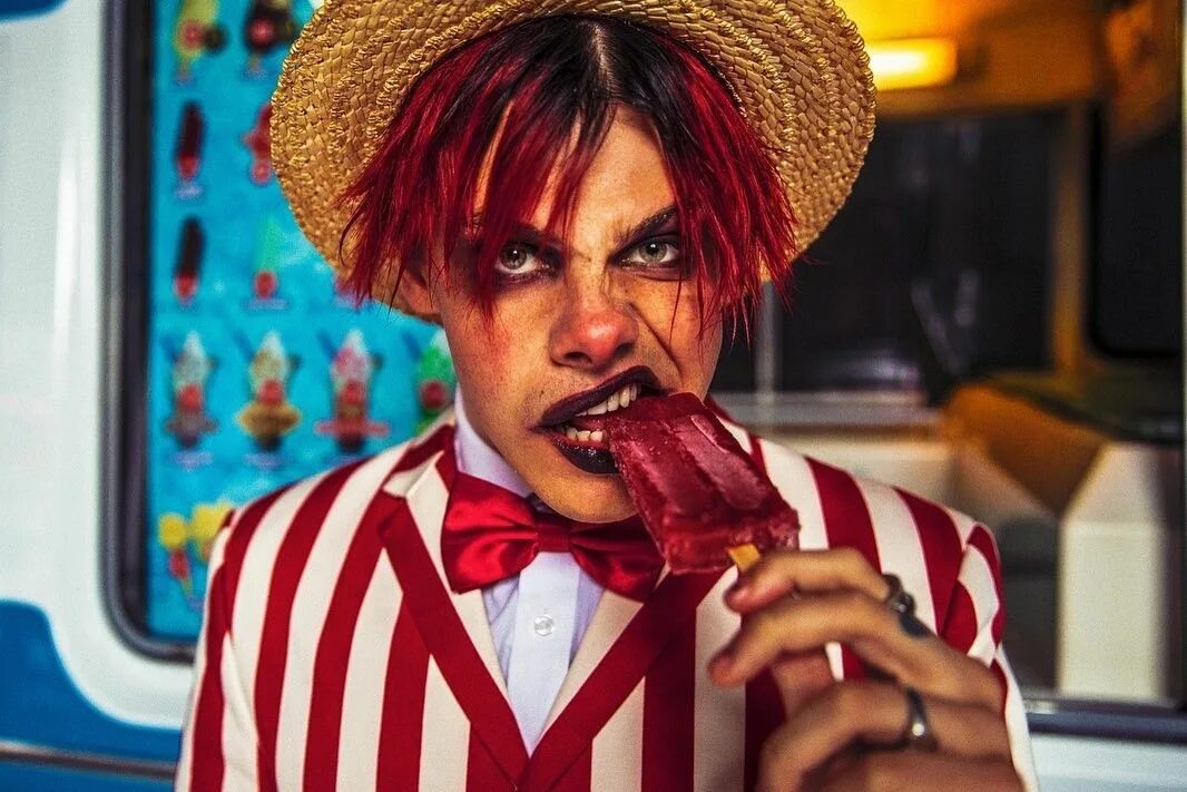 Ice scream 2 игра. Master p – tmz. Ice cream man 2. Клинт ховард мороженщик. Клинт ховард мороженщик.