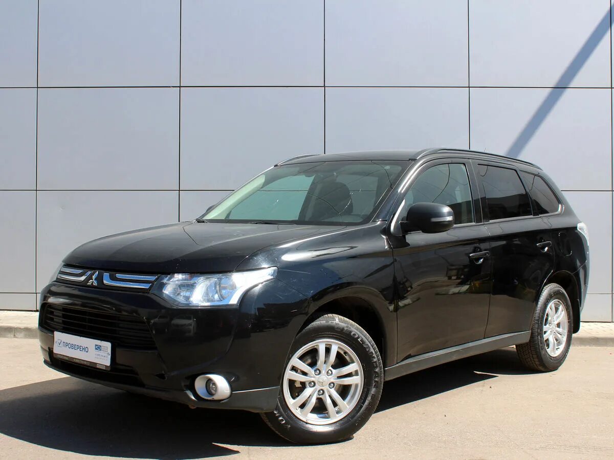 Мицубиси аутлендер годы выпуска. Митсубиси Аутлендер 2013. Mitsubishi Outlander 2013. Nissan Outlander 2013. Митсубиси Аутлендер 4.