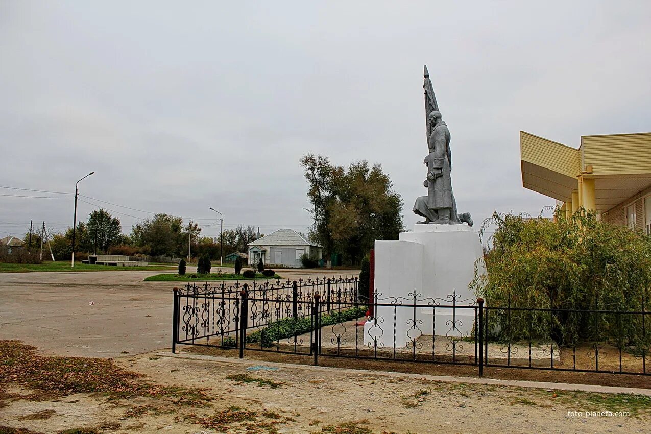 Погода александров морозовский. Хутор Вознесенский Морозовский район. Хутор Вознесенский Морозовский район Ростовская область. Достопримечательности Морозовского района. Вознесенский Морозовский район школа.