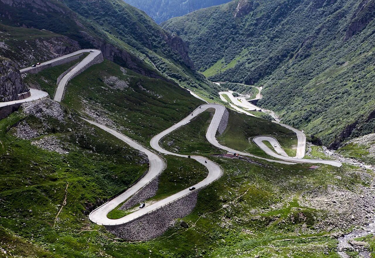 Укачивает на серпантине. Укачивание в автобусе. Трасса transfagarasan mta. Перевал стельвио италия. Серпантин дорога в сочи.