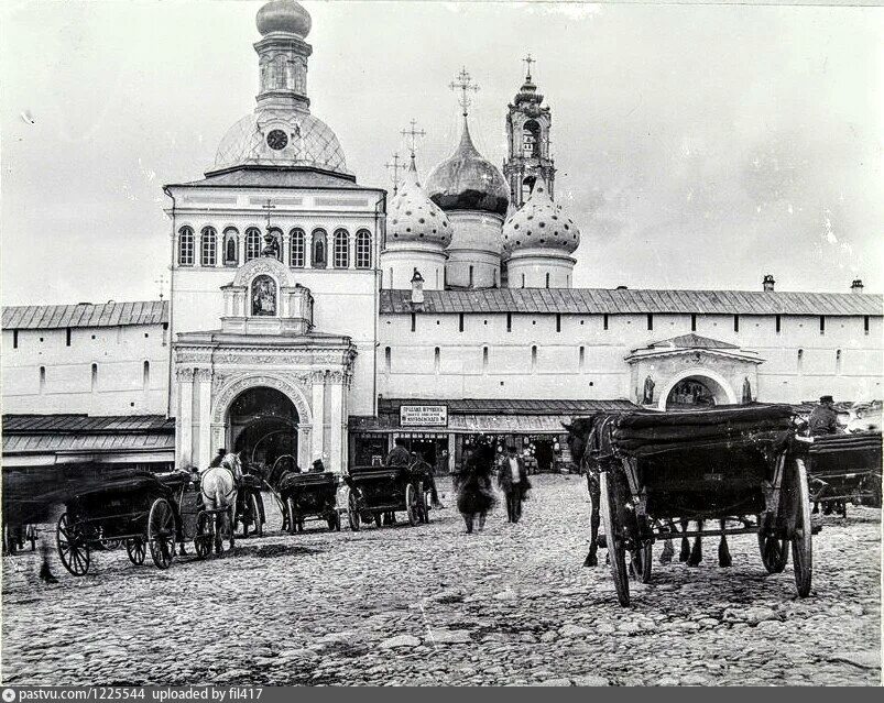 Сергиев посад в каком веке. Троице-Сергиева Лавра 19 век. Сергиев Посад начало 20 века. Лавра до 20 века Сергиев Посад. Сергиев Посад 19 век.