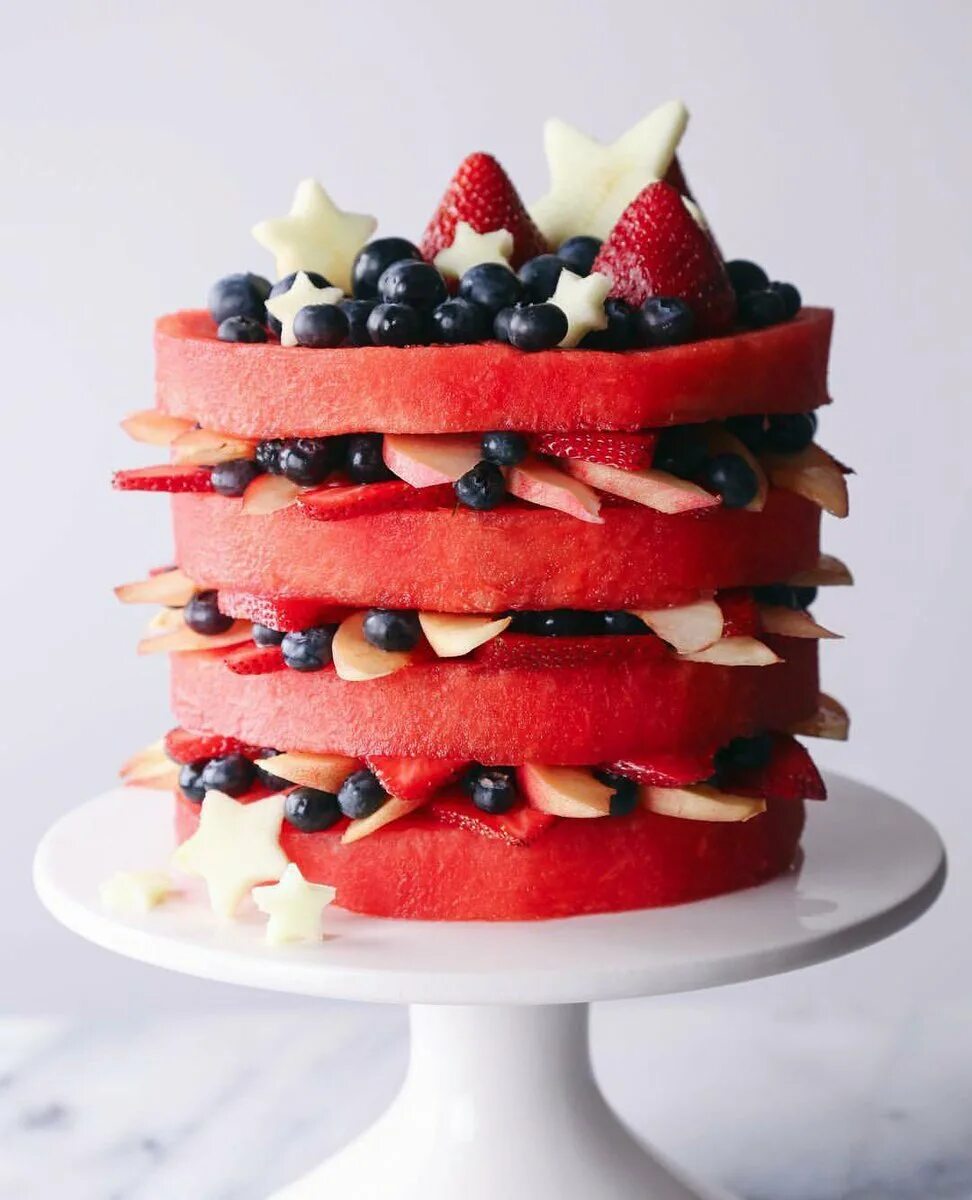 торт из арбуза. торт декор арбуз. тортик с фруктами. торт «арбуз». арбузный торт.