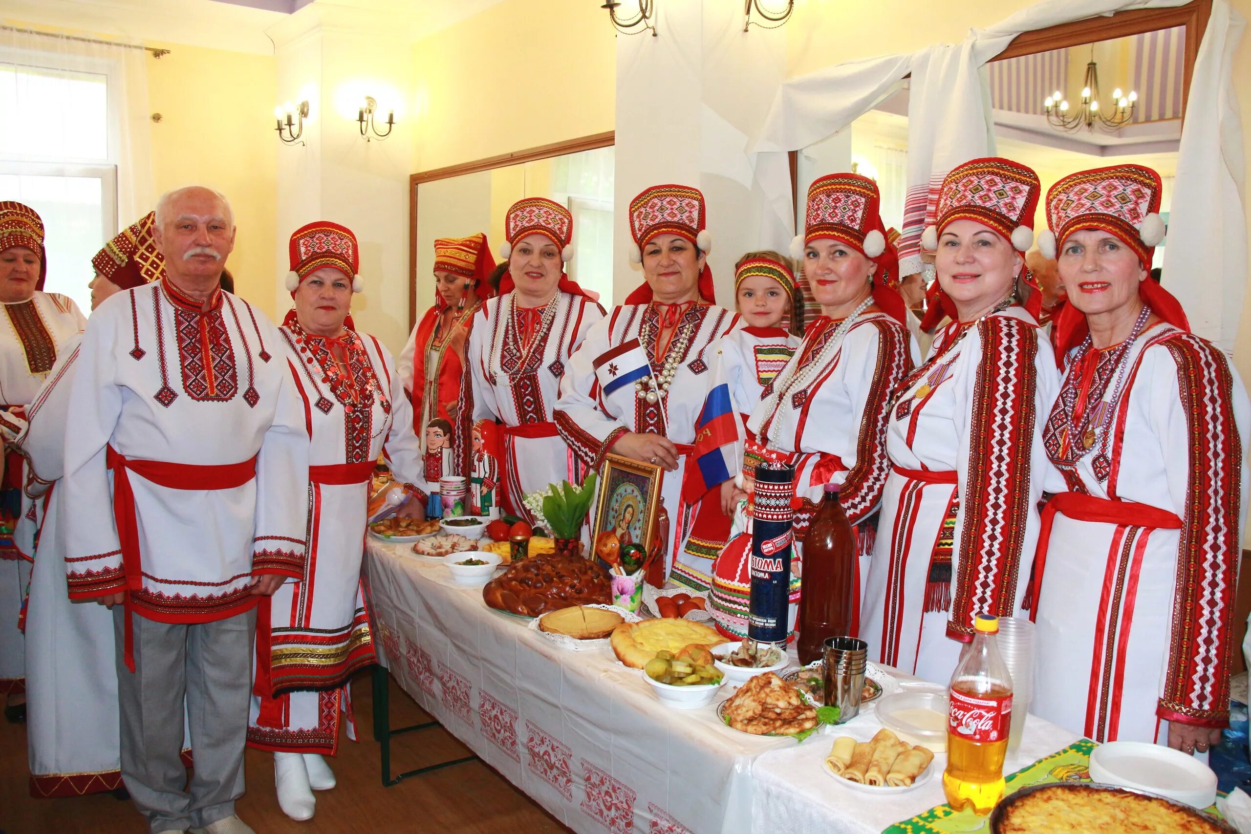 Народы самарской области для детей. Национальный костюм народов самарской области. Культура народа татаров. Национальные традиции народов самарского края. Этнокультурный комплекс «парк дружбы народов».