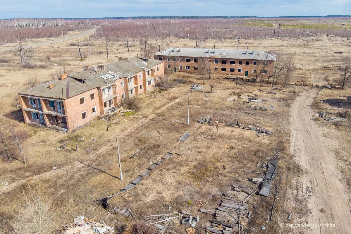 Где заброшенные подмосковье. Заброшенный поселок Моховое. Заброшенная деревня Моховое. Деревня Моховое Московская область. Заброшенная деревня Московская область Луховицкий район.