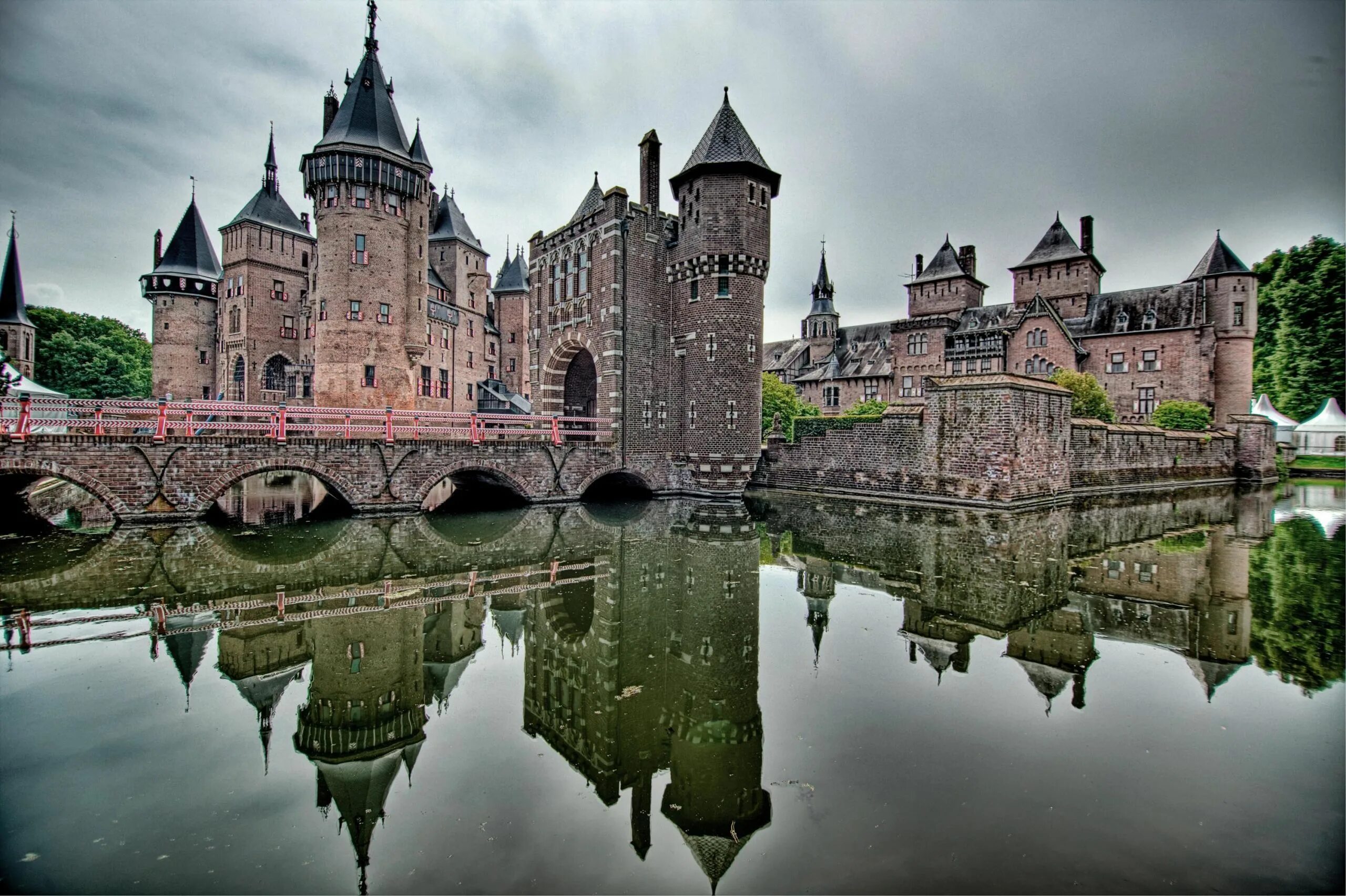 Замок в Голландии де Хаар. Замок де Хаар Утрехт. Де Хаар, Утрехт, Нидерланды. Замок де Хаар Нидерланды фото.
