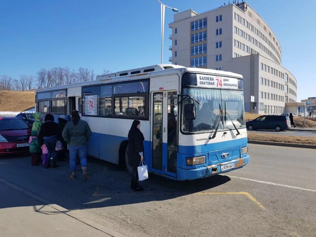 Автобус 74 ру. Владивостокский автобус. Автобус Владивосток. Автобус автобусник.