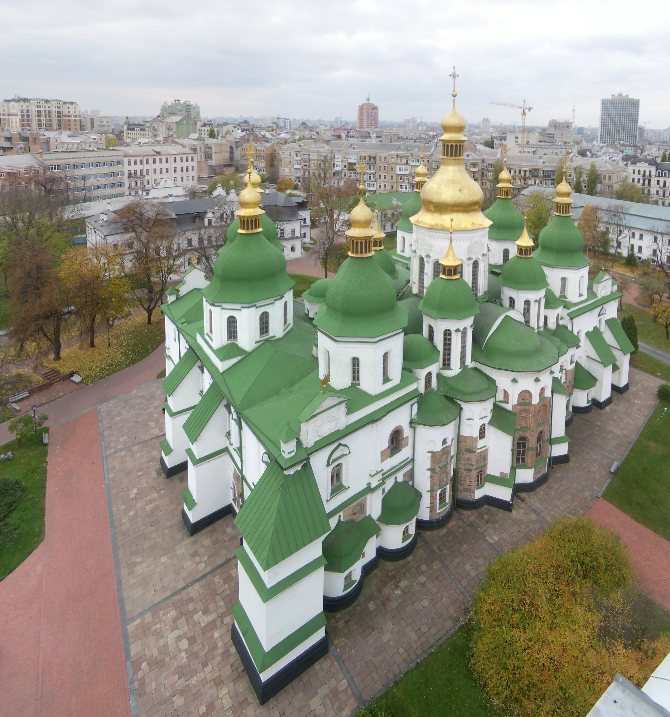 Святой киева. София Киевская храм. Софийский собор в Киеве Архитектор. Киевский собор Святой Софии. Собор Святой Софии в Киеве 1037.