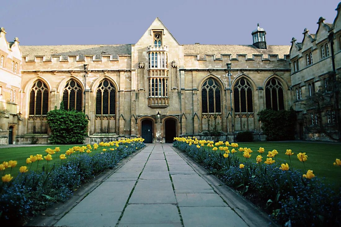 Oxford university town. Оксфордский университет Великобритания. Сити-оф-Оксфорд университет. Оксфорд Брукс университет. Оксфорд здание университета.