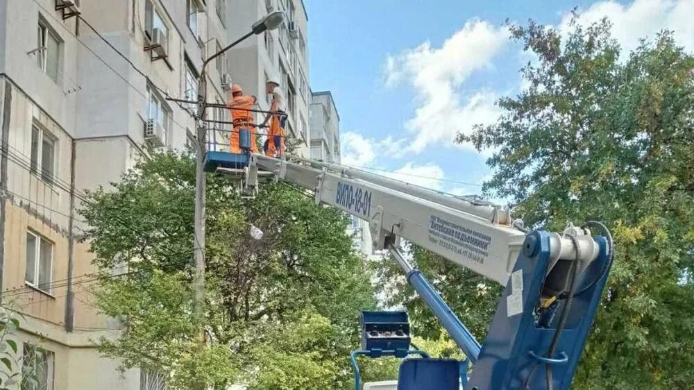 Горсвет душанбе. МБУ Горсвет. МУП Горсвет Симферополь. Рабочие Горсвет. Автокран с коляской горсет.