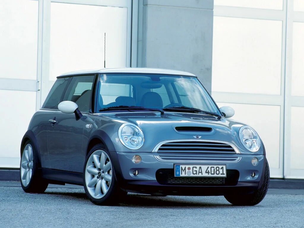 Mini cooper r53. Мини Купер 2001. Mini Cooper 2001-2006. Mini Cooper s r53. Мини Купер r53 кабриолет.