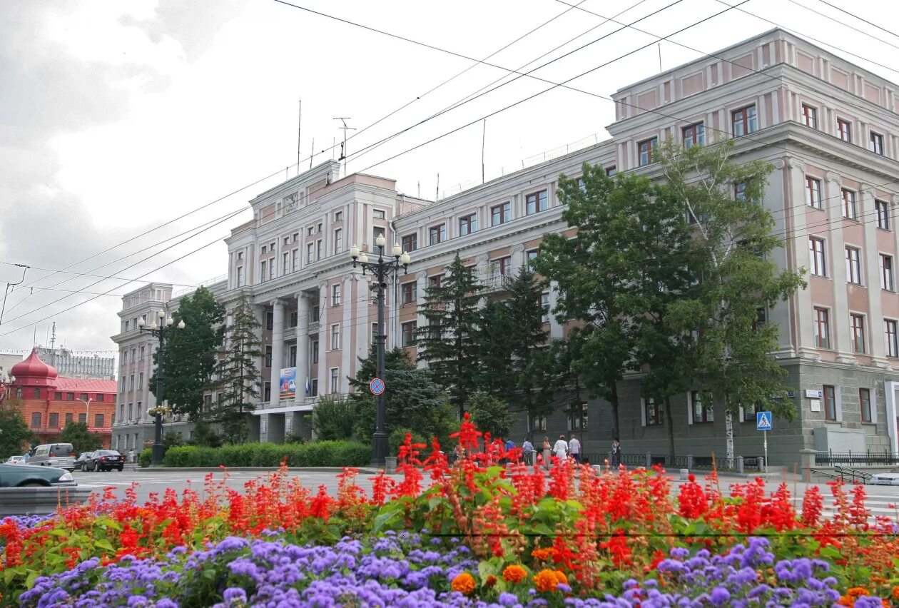 Ржд хабаровск телефон. Управление ДВЖД Хабаровск. Управление Дальневосточной железной дороги Хабаровск. Здание управления ДВЖД Хабаровск. Управление ДВЖД Хабаровск остановка.