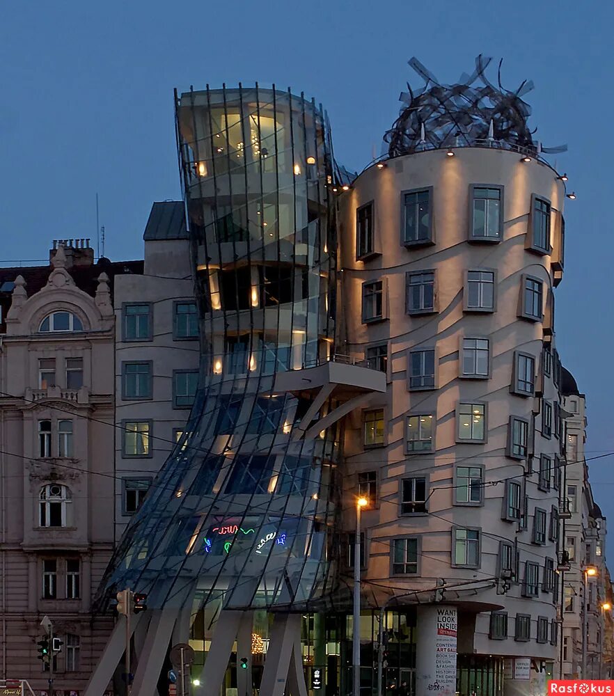 «Танцующий дом» в Праге (1995). Танцующее здание Прага Чехия.