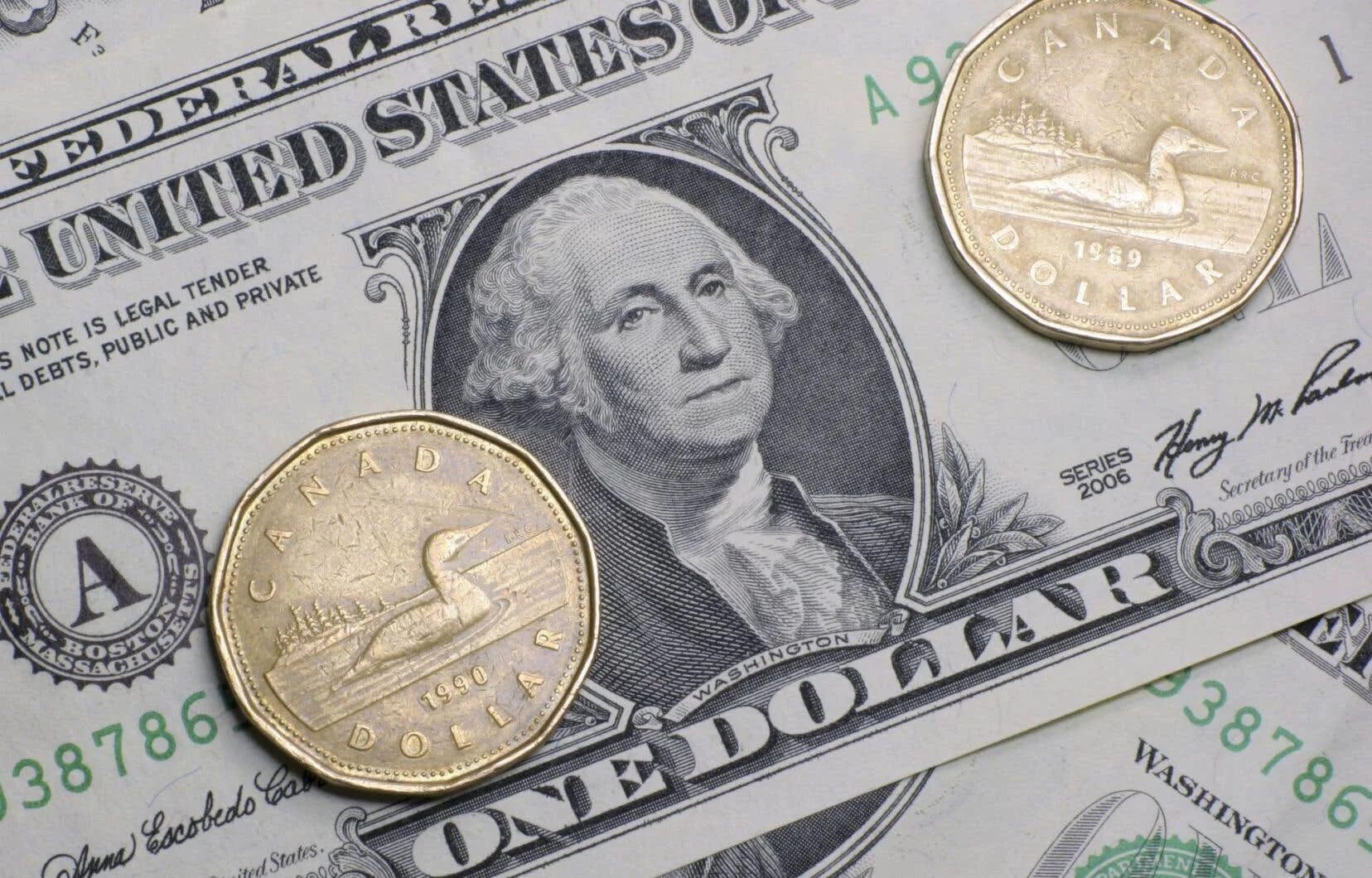 81 доллар в рублях. Канадский доллар. Канадский доллар к доллару США. Канадский доллар фото. Канадский доллар к американскому.