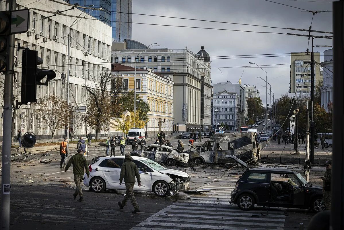 Сбу в киеве разбомбили. Центр Киева сейчас. Харьков до и после войны.