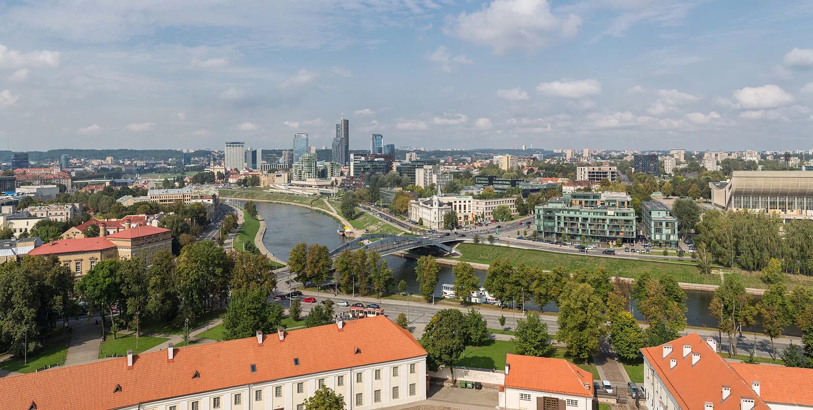 Литван. Панорама Вильнюса. Вильнюс холмы. Вильнюс фото. Вильнюс сверху.